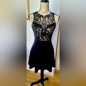 Windsor size small skater dress. Worn once.